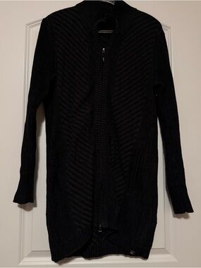 Eddie Bauer Ladies XL Charcoal Gray Zip-Up Knit Cardigan Gently used.